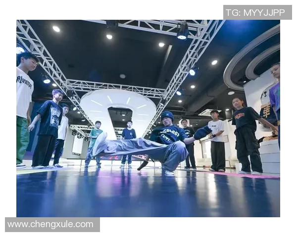 全国街舞大赛点评武汉滑板队展现出色实力与团队默契